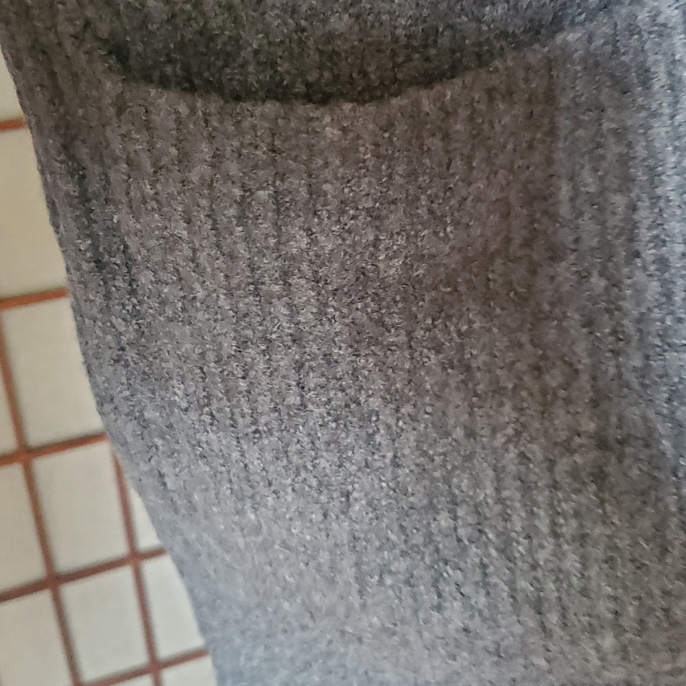 Woman's Cardigan - Picture 5 of 10